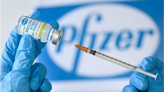 Vaccine Covid-19: Pfizer hiệu quả hạn chế 100% bệnh nhân tử vong, UAE sẽ tiêm mũi thứ 3; Anh tiêm cho người 16 tuổi