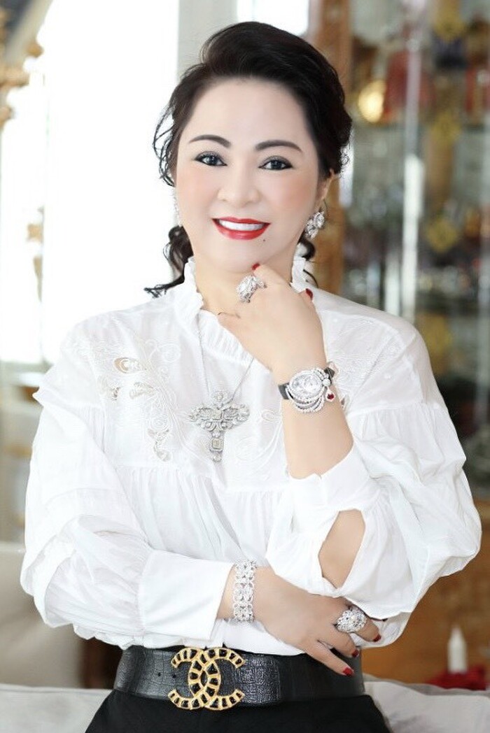 Phía bà Nguyễn Phương Hằng chính thức khởi kiện Vy Oanh, liên quan đến quỹ thiện nguyện Hằng Hữu Ảnh 2
