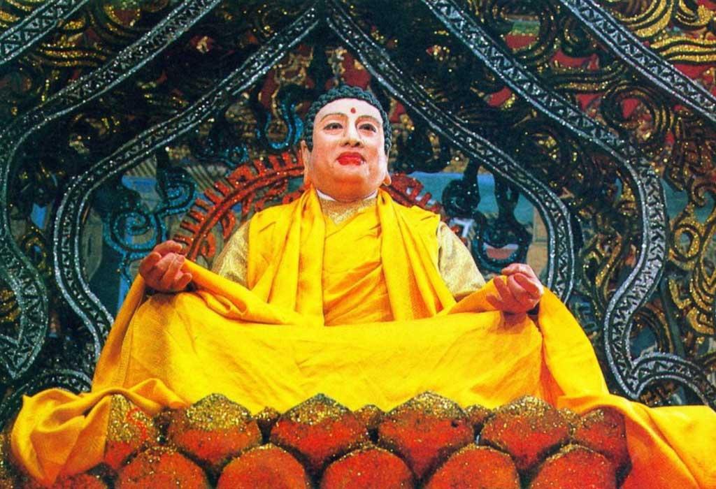 Phật Tổ phim 'Tây du ký' vẫn đắt show ở tuổi 82 - ảnh 1