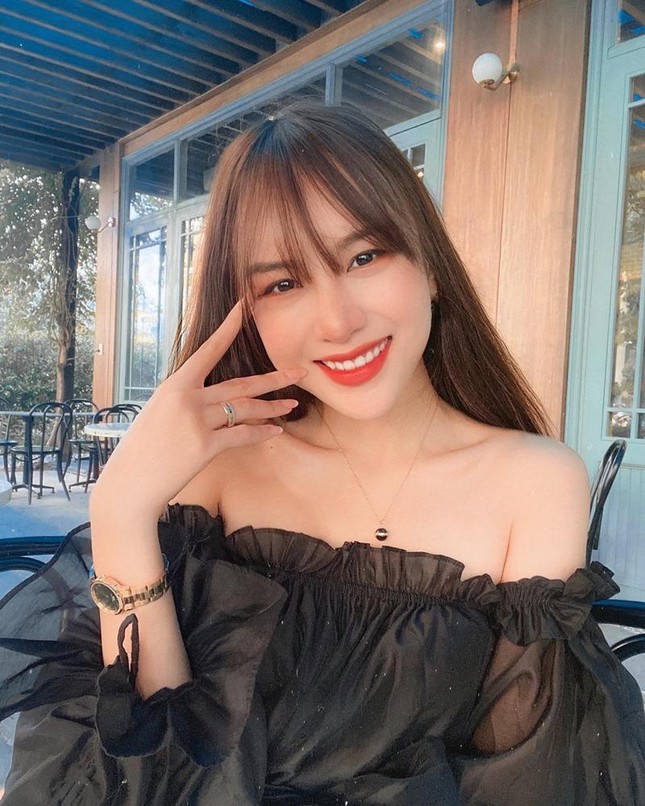 Hai con nối nghiệp bố NSND Trần Nhượng: Kẻ 'đại gia chân đất', người xinh đẹp như hot girl ảnh 6