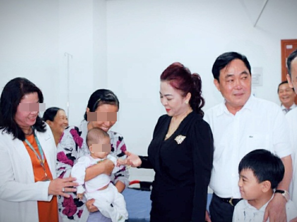 Bà Nguyễn Phương Hằng đã làm được gì trên con đường từ thiện của mình | Phụ  Nữ & Gia Đình