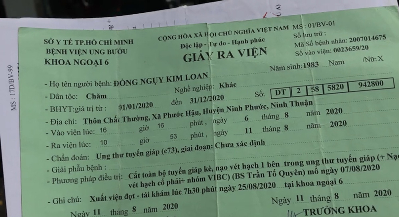 Giấy ra viện của chị Loan hồi năm 2020. Tuy nhiên, hiện tại chị vẫn đang phải điều trị tiếp