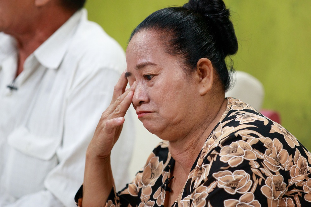 Ngọc Lan bật khóc đòi đóng tiền học 1 năm cho con gái vợ chồng U70 nghèo khổ, không có nhà - Ảnh 3.
