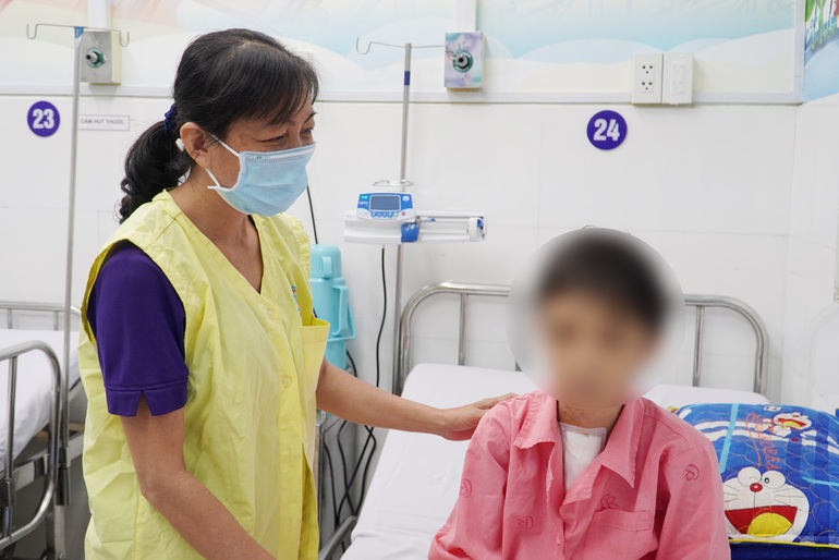 Quỹ từ thiện nhà bà Nguyễn Phương Hằng giúp BV Chợ Rẫy 24,4 tỷ đồng mổ tim - 2