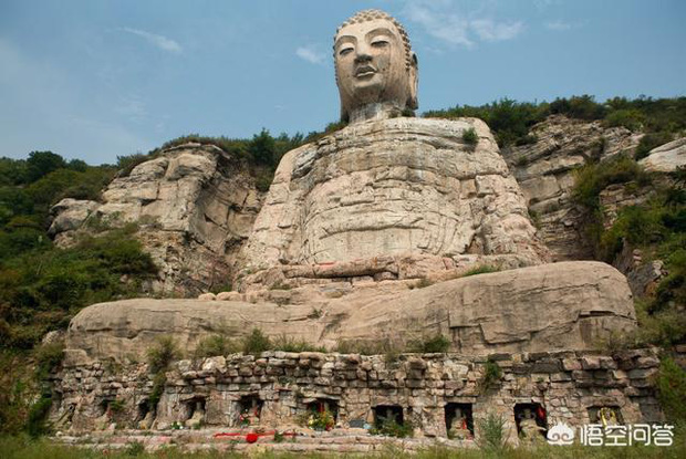 Tượng Phật dựa núi khổng lồ biến mất thần bí, 700 năm sau hồi sinh để lại nhiều nghi vấn chưa có lời giải đáp - Hình 1