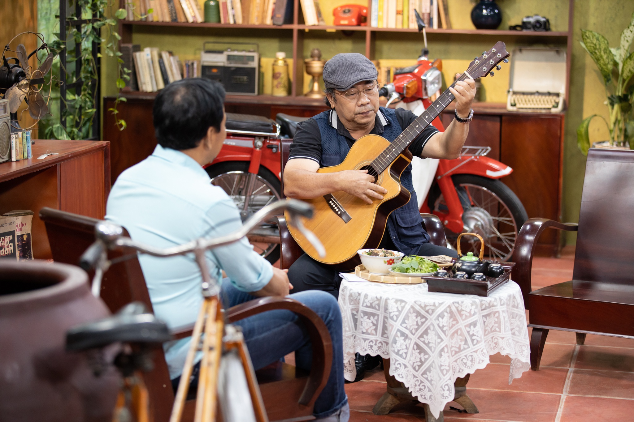 Quyền Linh từng bị 30 người lao vào đánh ‘sứt đầu mẻ trán’ khi đóng phim - ảnh 2